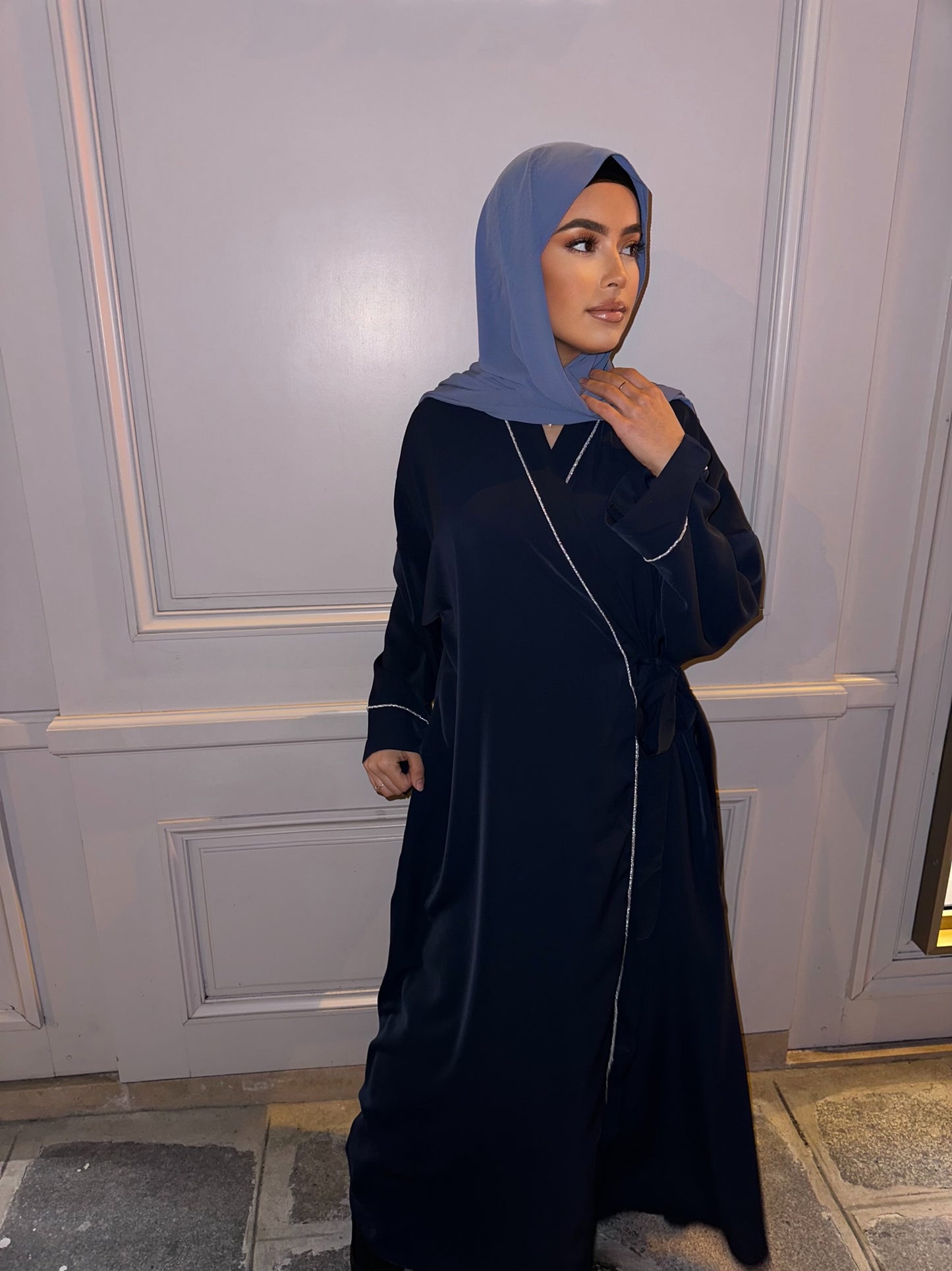 Abaya à strass à noué sur le côté - Bleu nuit